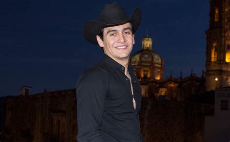 Juan sebastián figueroa - Apr 10, 2023 · Julián Figueroa, Son of Mexican Music Icon Joan Sebastian, Dead at 28. Figueroa died of an apparent heart attack in his home in Mexico City, hours after sharing a heartfelt tribute to his... 